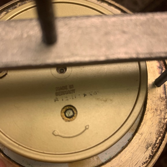 antique-19-th-century-gilt-mantle-clock - Picture 6 of 8